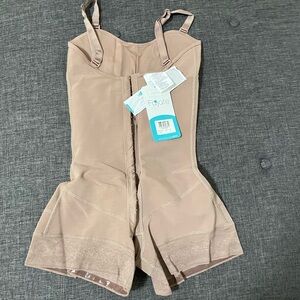 Fajas fajate zipper Colombian Women's Post Surgery Body.